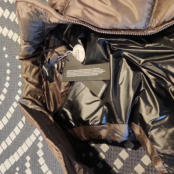 Represent Vest - Picture 5 of 5